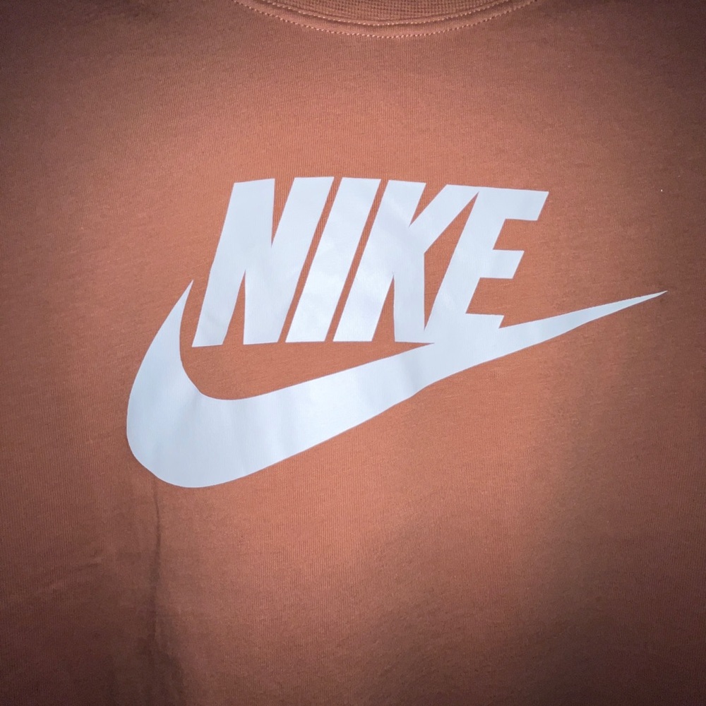 Nike crop top loose fit in rust color